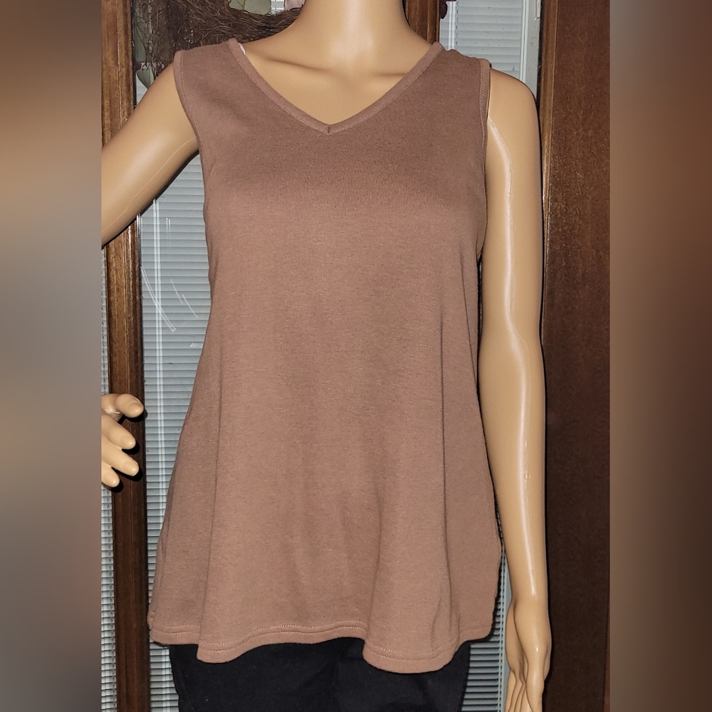 G by Giuliana (Rancic) Medium V-neck Sweater Tank